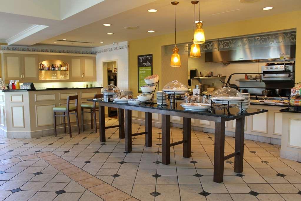 Hilton Garden Inn Addison Bagian luar foto